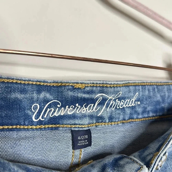 Universal Thread Blue Denim Jeans - Picture 7 of 8